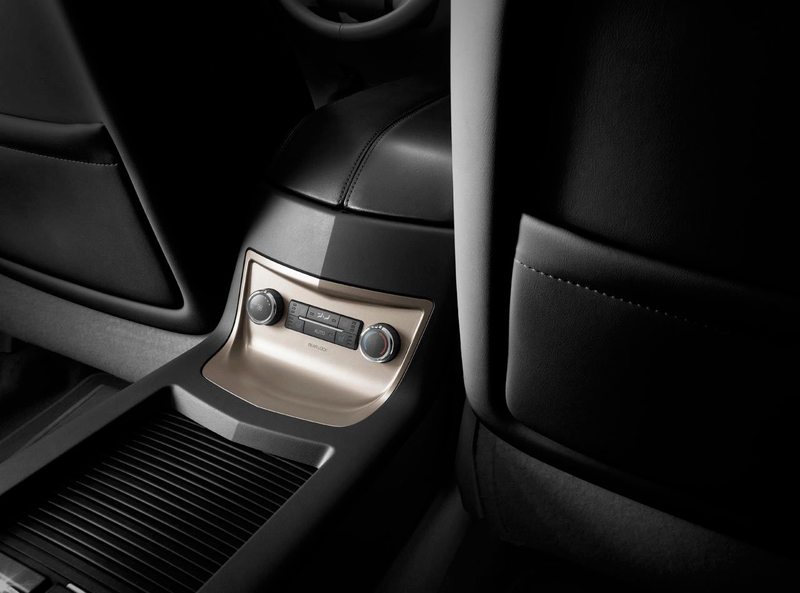Illustration for article titled 2010 Lincoln MKT: Crossover For The Super-Segmented Masses